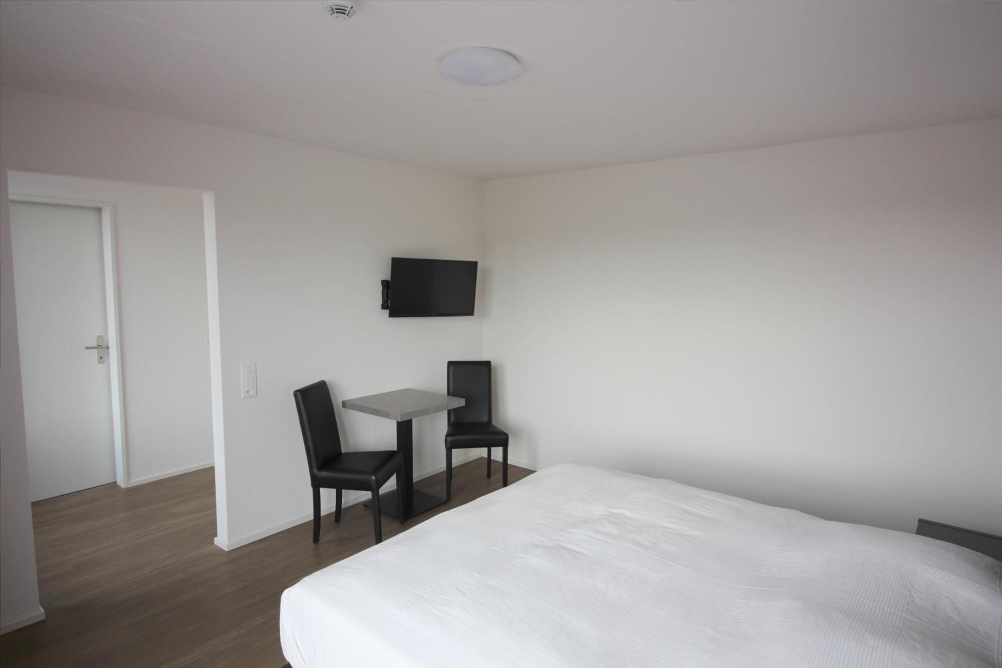 Swiss Star Zurich Airport - Self Check-In Apartamento Kloten Exterior foto