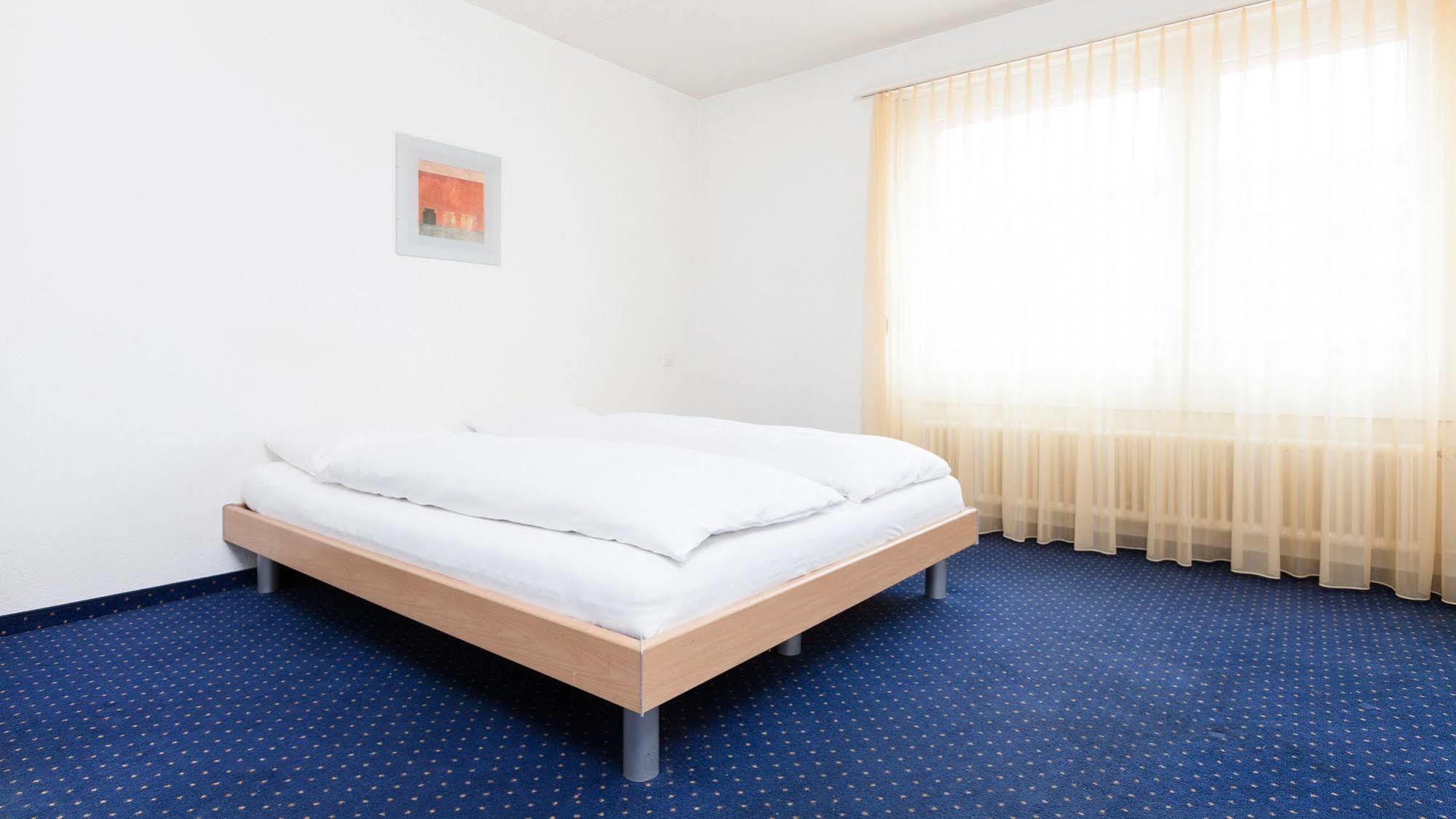 Swiss Star Zurich Airport - Self Check-In Apartamento Kloten Exterior foto